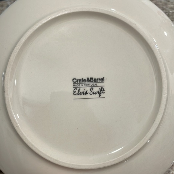 Crate & Barrel Elvis Swift 2 Squirrel Acorn Plates & 2 Scribbles Dessert Plates - Picture 4 of 8